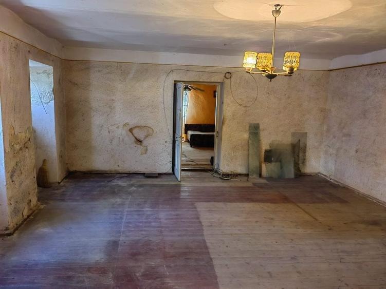 Apartament cu 4 camere decomandat în Popoveni