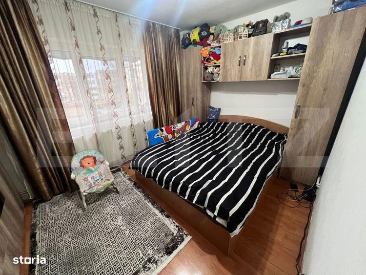 Apartament cu 2 camere semidecomandat, mobilat în Craiovița Nouă