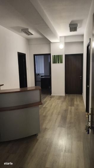 Spațiu comercial, de 90 mp, în Central