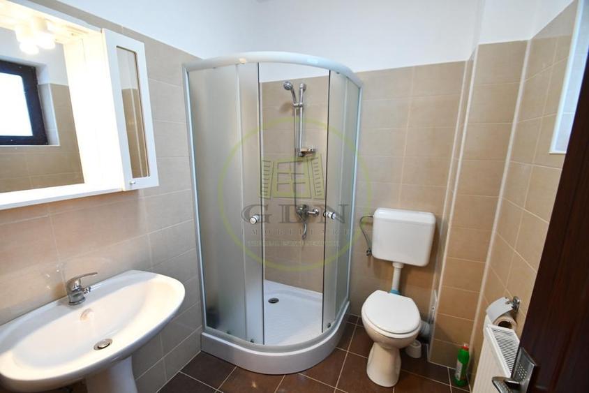 Casă individuală cu 7 camere cu Canalizare în Exterior Vest