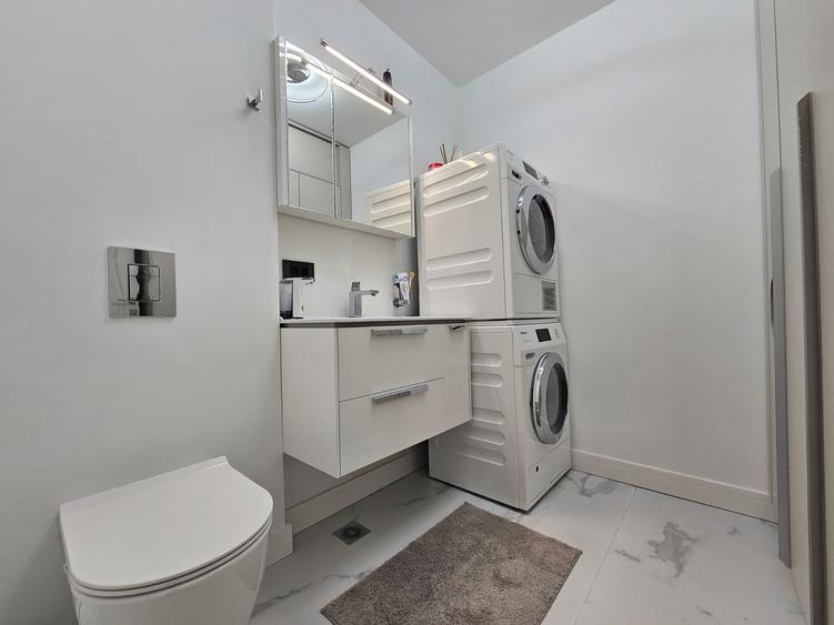 Apartament cu 3 camere decomandat, mobilat în Carrefour