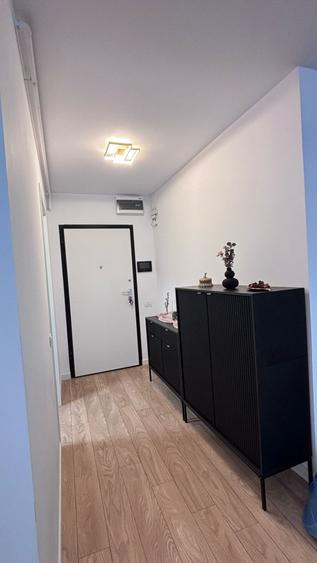 Apartament cu 3 camere semidecomandat, mobilat în Aviației
