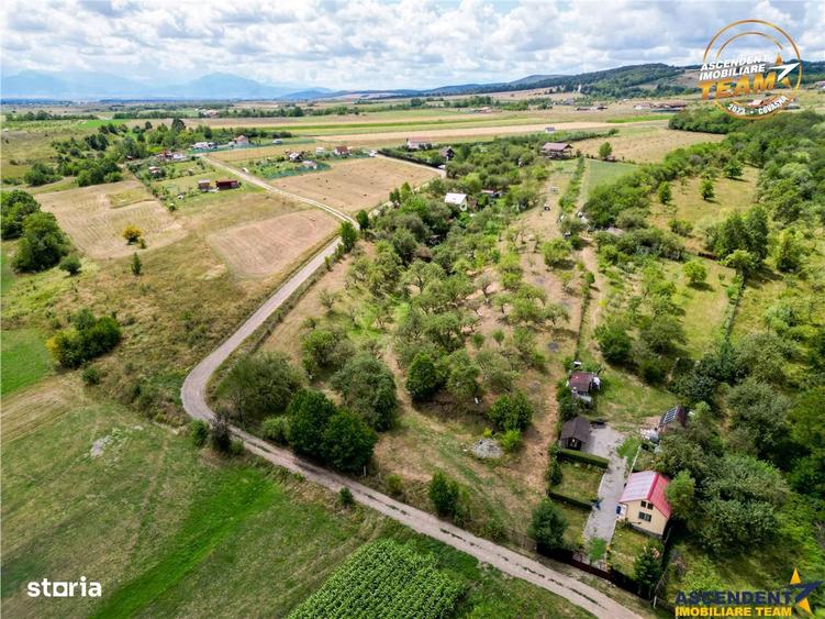 Teren de 4500 mp, în Ilieni