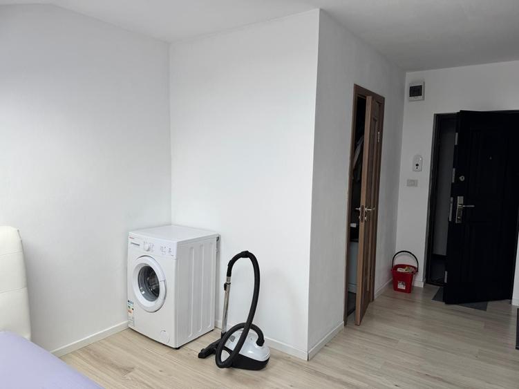 Garsonieră decomandată în UTA
