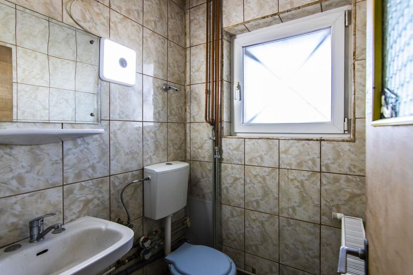 Apartament cu 3 camere decomandat în Dristor