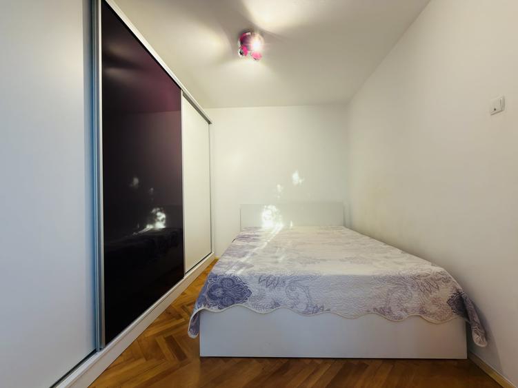 Apartament cu 2 camere nedecomandat, mobilat în P-ța Doina