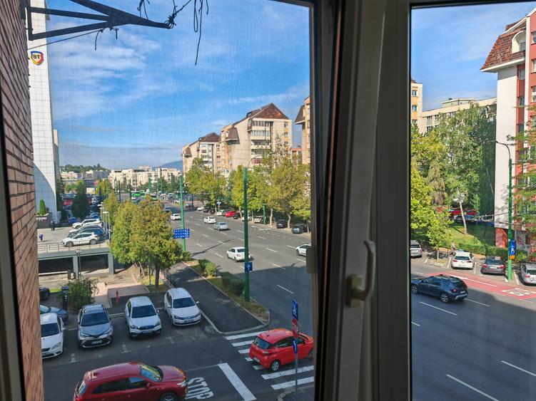 Apartament cu 2 camere decomandat în Centrul Civic