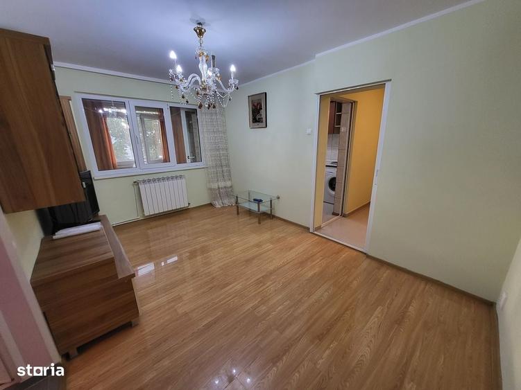 Apartament cu 2 camere semidecomandat în Micro 38