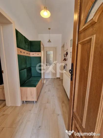 Casă cu 7 camere cu Teren 1500 Mp în Răzvad