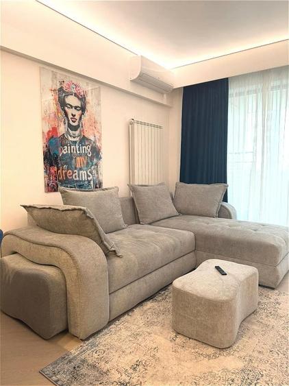 Apartament cu 3 camere semidecomandat, mobilat în Pipera