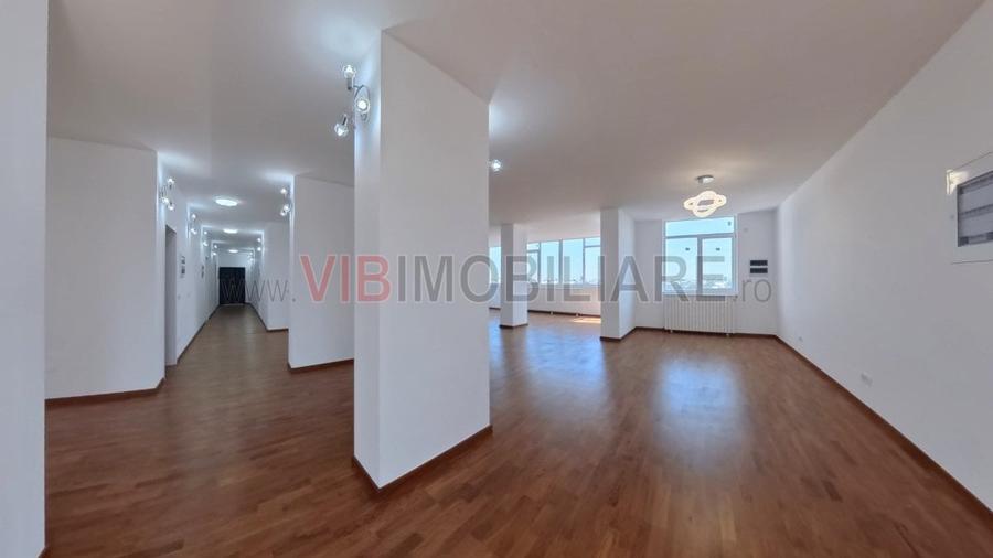 Apartament cu 5 camere decomandat în Tineretului