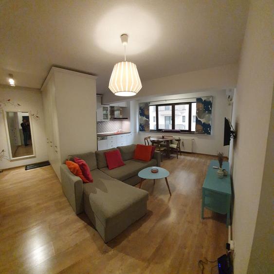Apartament cu 2 camere semidecomandat, mobilat în Dămăroaia