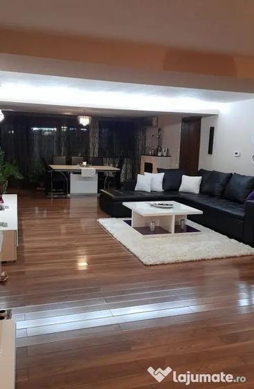 Apartament cu 5 camere decomandat, mobilat în Central