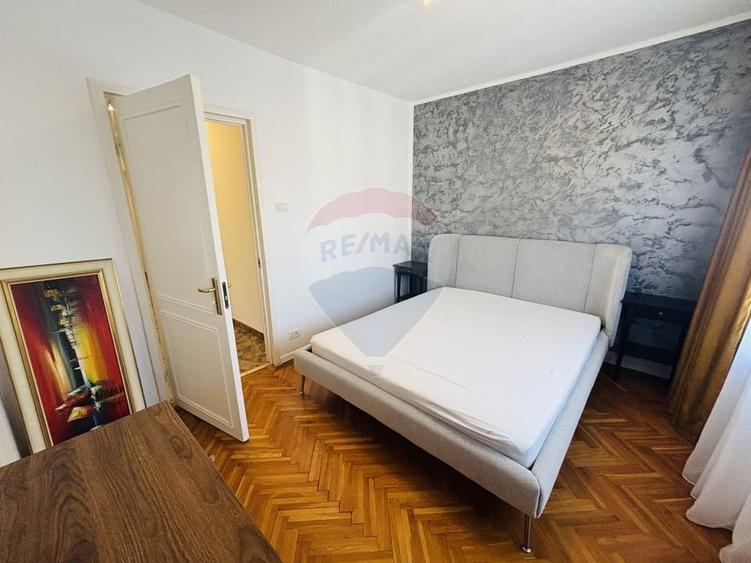 Apartament cu 4 camere decomandat în Kiseleff