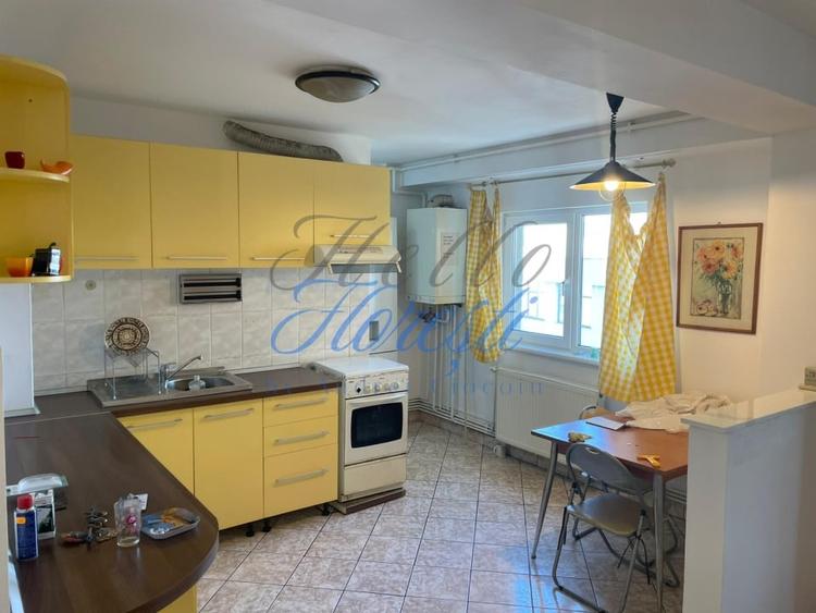 Apartament cu 4 camere decomandat în Mărăști