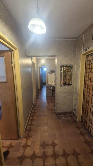 Apartament cu 4 camere decomandat, mobilat în Iancului
