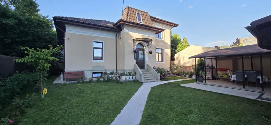 Casă cu 4 camere în Popoveni