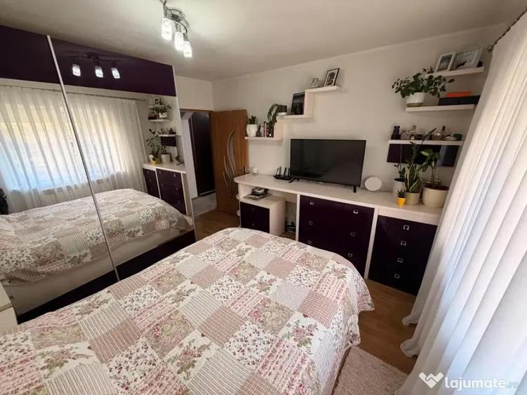 Apartament cu 3 camere decomandat în Obcini