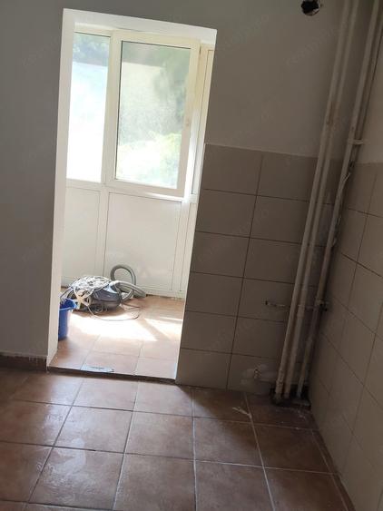 Apartament cu 3 camere semidecomandat în Liviu Rebreanu
