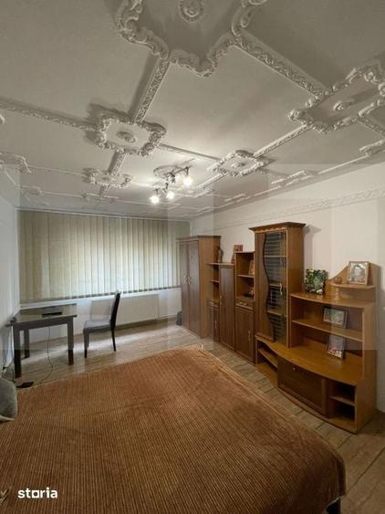Apartament cu 4 camere decomandat în Lipovei
