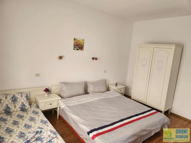 Casă cu 7 camere cu Teren 300 Mp în Nord