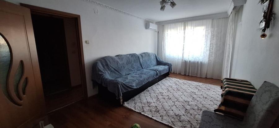 Apartament cu 4 camere semidecomandat în Dristor