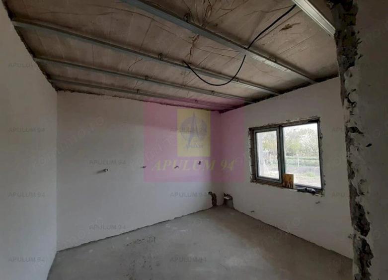 Casă cu 4 camere cu Teren 200 Mp în 1 Decembrie
