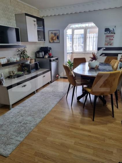 Apartament cu 3 camere decomandat în Central