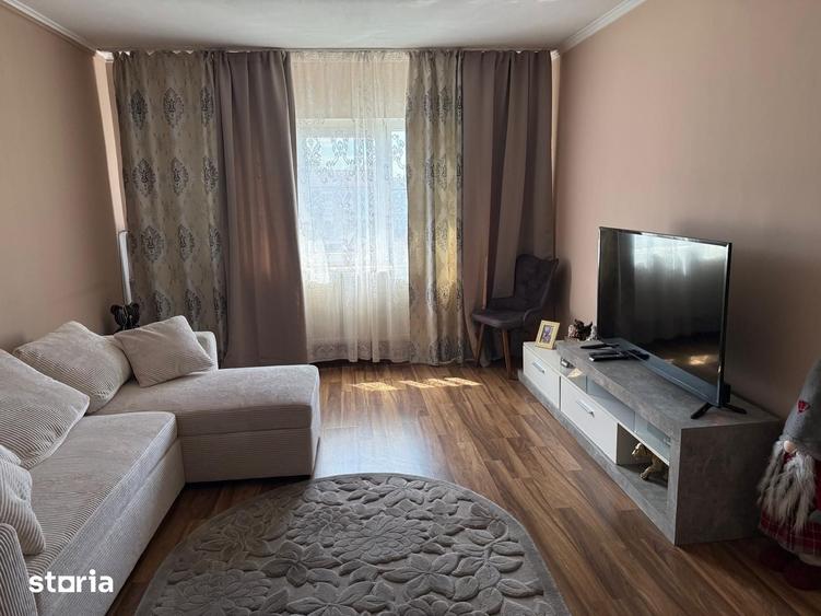 Apartament cu 2 camere decomandat în Lotus