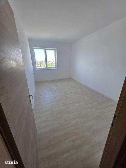 Apartament cu 3 camere decomandat în Văcăresti