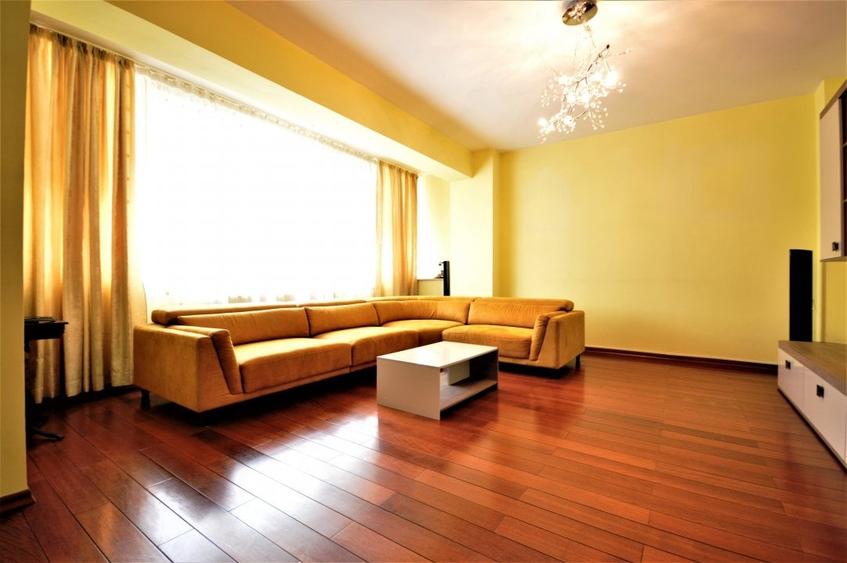 Apartament cu 3 camere decomandat, mobilat în Baba Novac