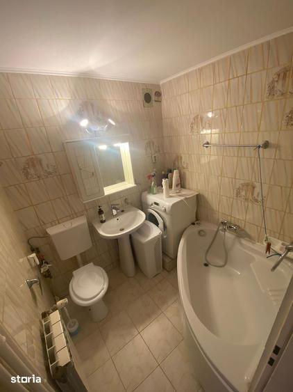 Apartament cu 3 camere decomandat în Rahova
