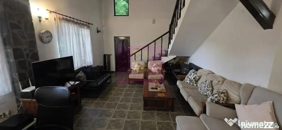 Casă cu 5 camere cu Teren 500 Mp în Central