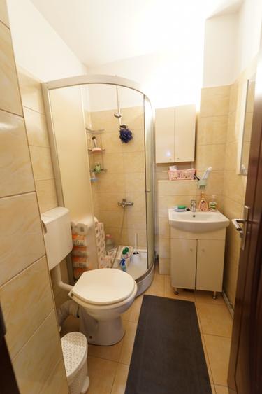 Apartament cu 4 camere decomandat, mobilat în Mărăști