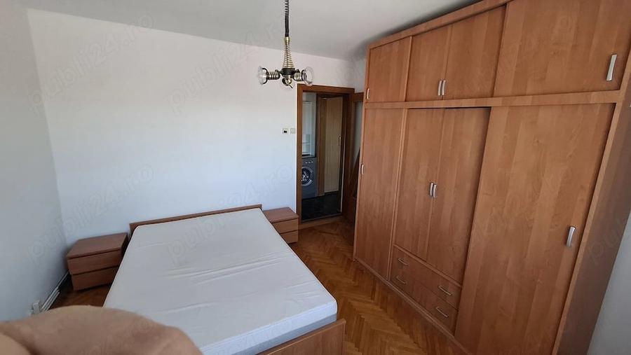 Apartament cu 3 camere decomandat în Soarelui