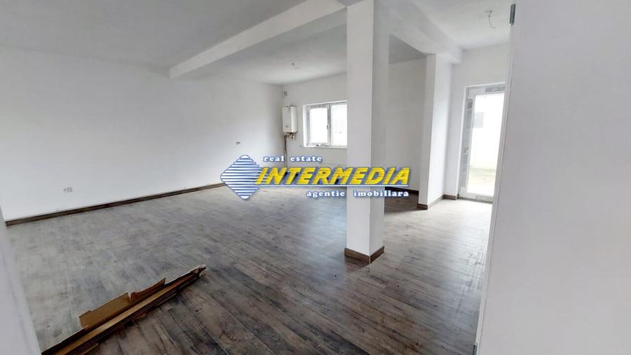Casă individuală cu 4 camere cu Canalizare în Cetate