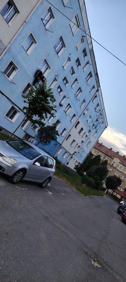 Apartament 2 camere,zarnesti blocuri - 4
