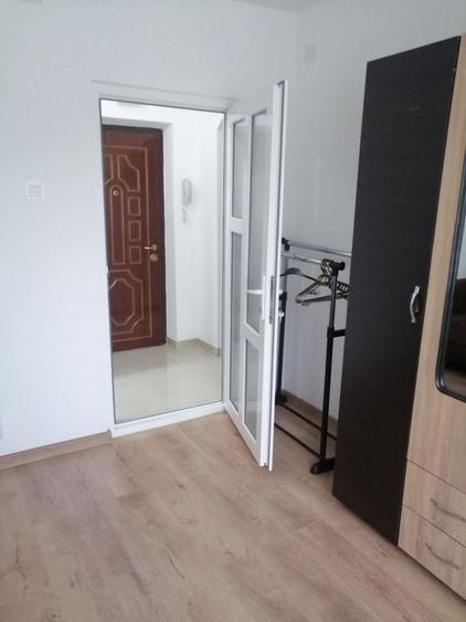 Garsonieră decomandată în Central