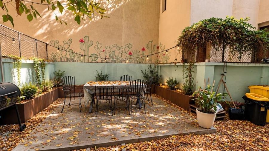 Apartament cu 6 camere decomandat în Armeneasca