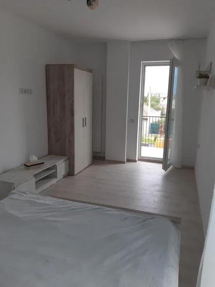 Apartament cu 2 camere decomandat, mobilat în Mărăști