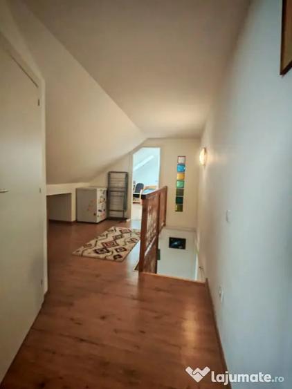 Apartament cu 4 camere decomandat în Baciu