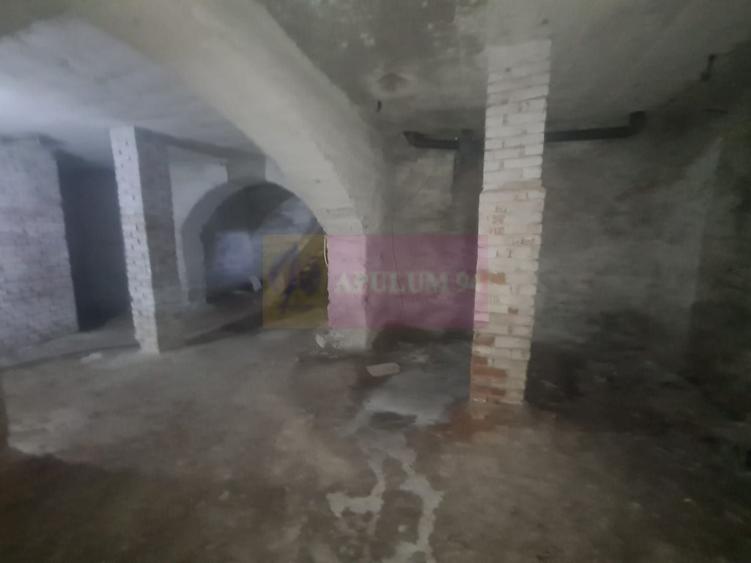 Casă individuală cu 4 camere cu Canalizare în Central