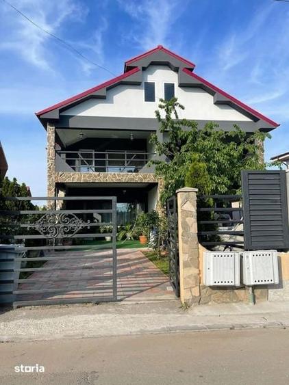 Casă cu 4 camere cu Teren 160 Mp în Central