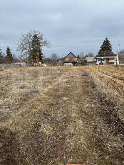 Teren Construcții extravilan de 3932 mp, în Gilău