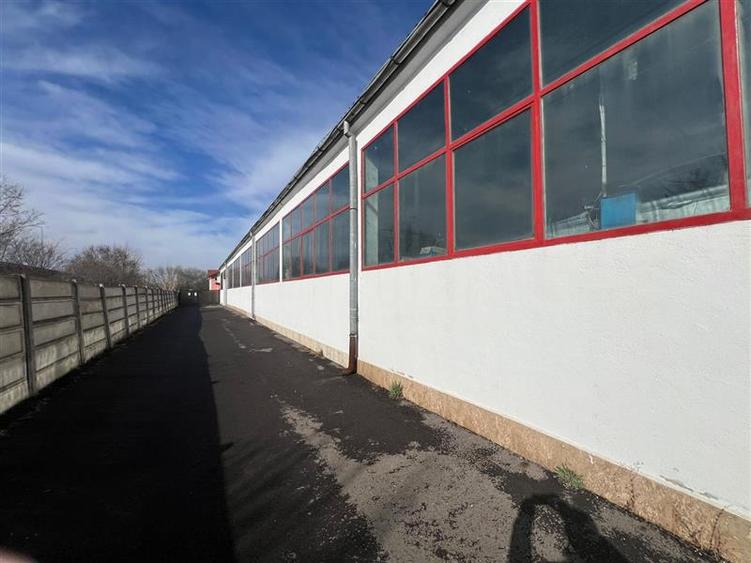 Spațiu industrial, de 500 mp, în Stupini