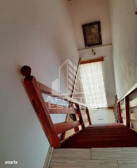 Casă cu 4 camere în Central