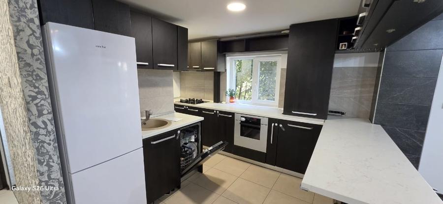 Apartament cu 3 camere decomandat, mobilat în Dorobanților