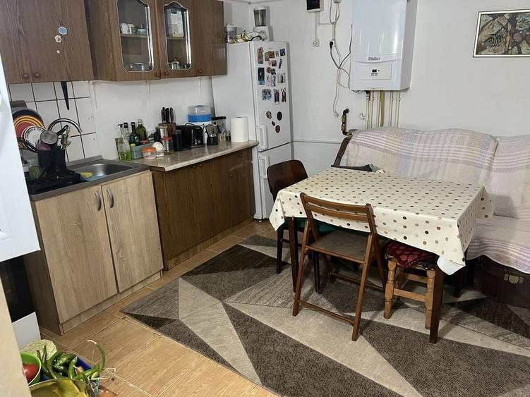 Casă cu 4 camere în Central