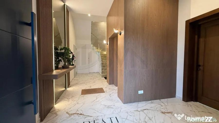 Apartament cu 3 camere decomandat, mobilat în Central
