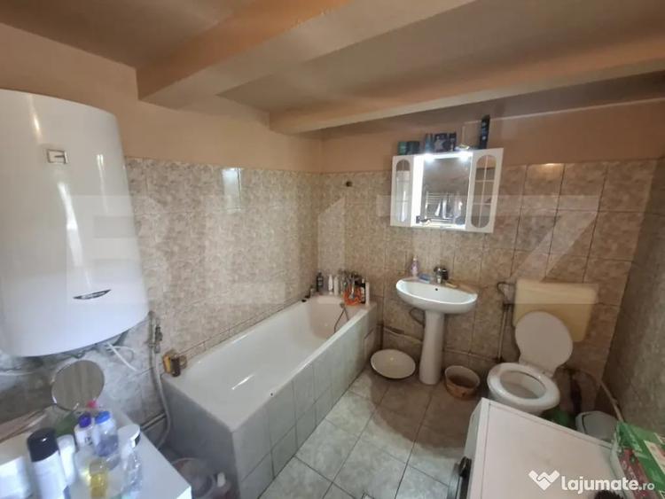 Casă cu 3 camere cu Teren 1561 Mp în Lazuri